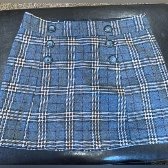 GAP Straight Mini Skirt Gray/Tan Plaid, Oversized Button Detail, Lined; Size 10 - Picture 1 of 10